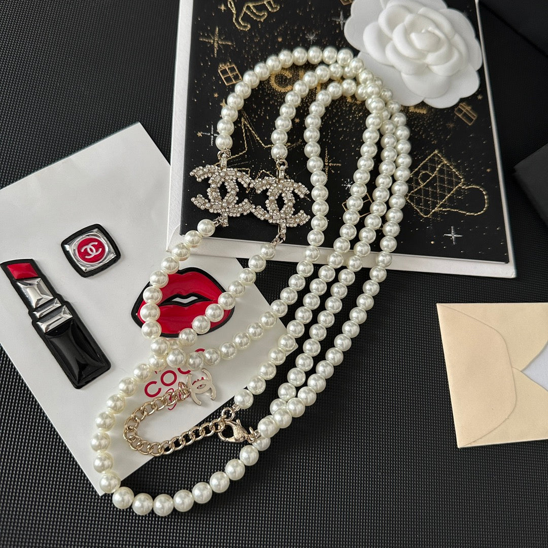 2025 Fashion double CC pearl pendant necklace