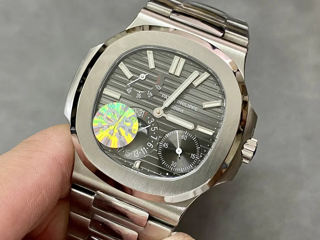 CLASSIC Nautilus Moon Phase Stainless Steel 5712 1A 001 40mm