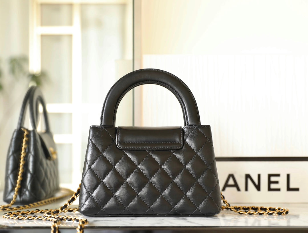 2025 Bag Stylish Top-handle Bag W39115