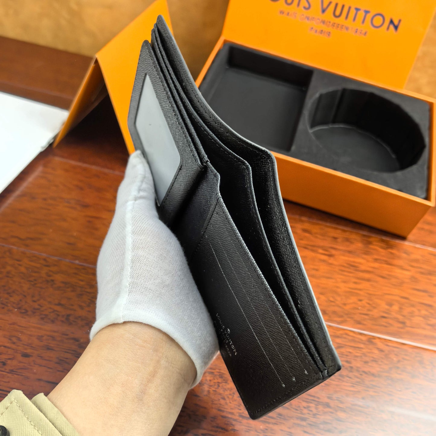 2025 L Home Classic Double Buckle Black Grid Belt + Wallet Set