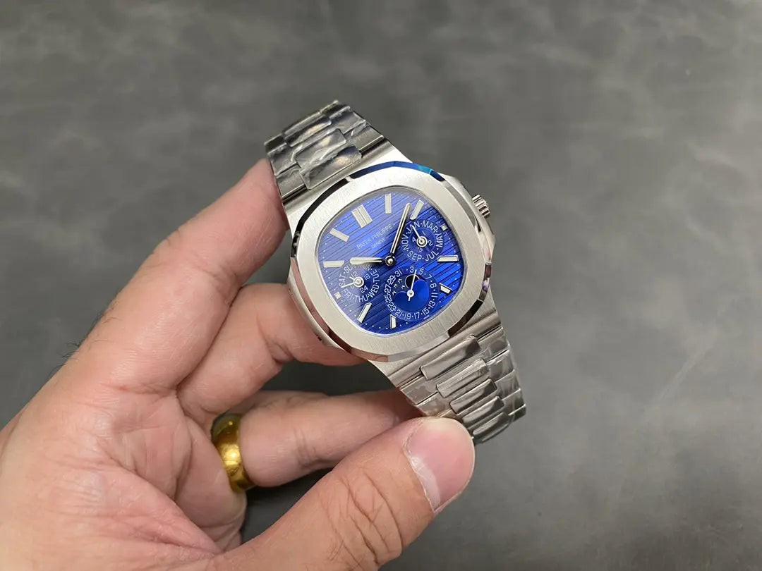 CLASSIC Nautilus Perpetual Calendar White Gold Blue Dial 5740 1G 001 40mm