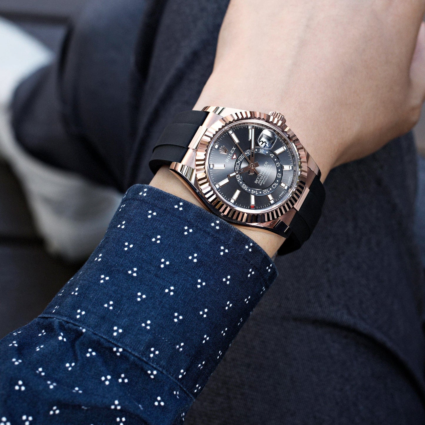 2025 Watch Sky-Dweller 326235 Rose Gold Rhodium Dial