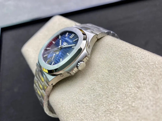 CLASSIC Nautilus 5726 1A 001 40.5mm Stainless Steel Blue Dial Watch