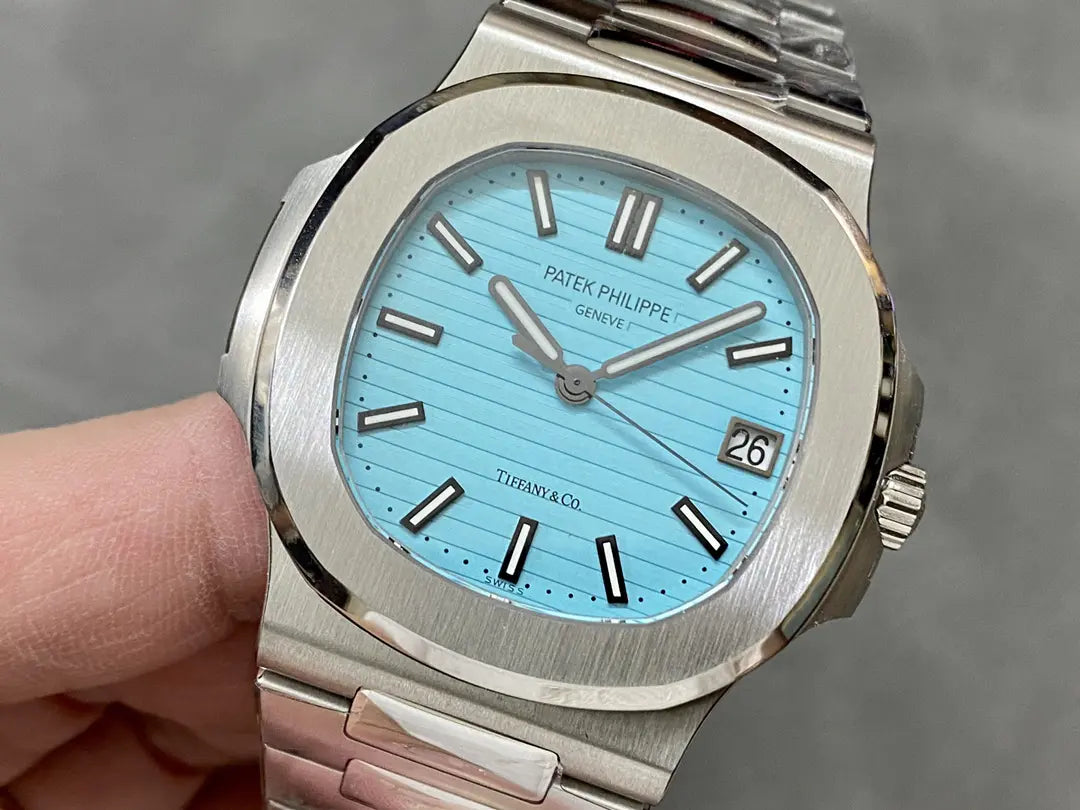 CLASSIC Nautilus 5711 1A 018 Green Dial 40mm Mens Watch