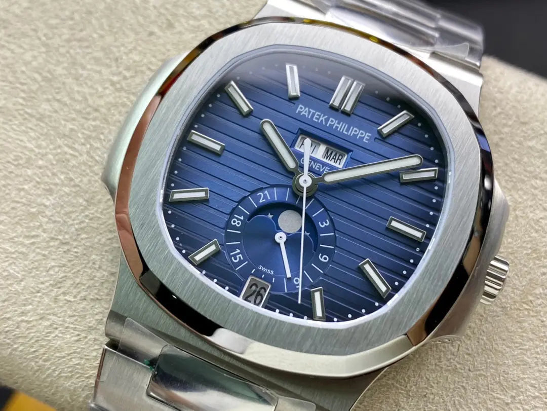 CLASSIC Nautilus 5726 1A 001 40.5mm Stainless Steel Blue Dial Watch