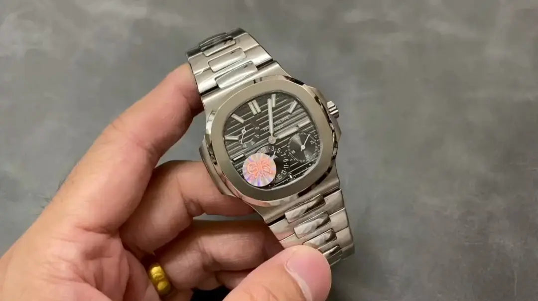 CLASSIC Nautilus Moon Phase Stainless Steel 5712 1A 001 40mm