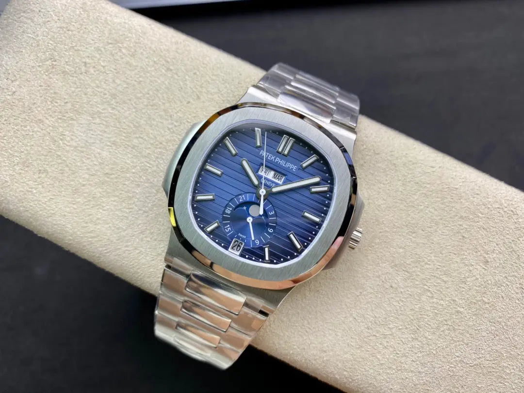 CLASSIC Nautilus 5726 1A 001 40.5mm Stainless Steel Blue Dial Watch