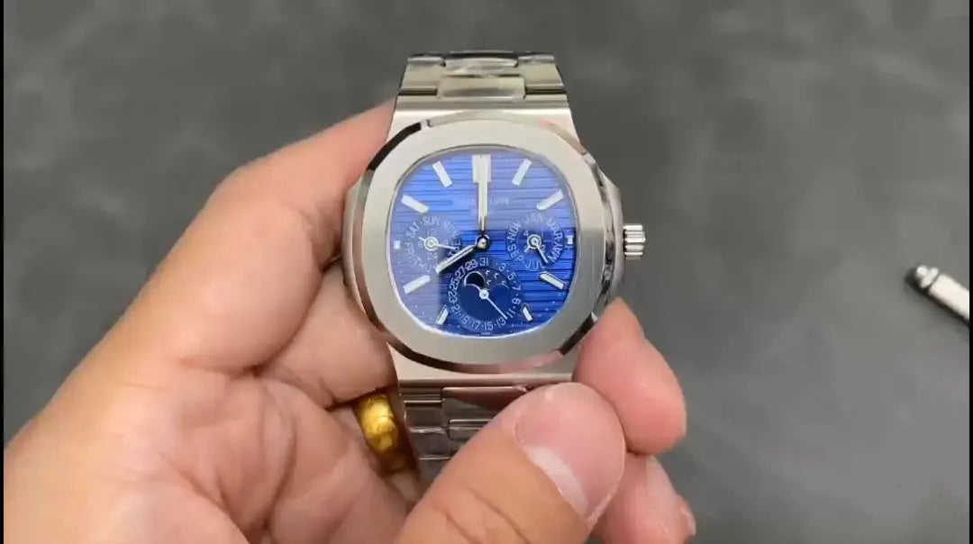 CLASSIC Nautilus Perpetual Calendar White Gold Blue Dial 5740 1G 001 40mm