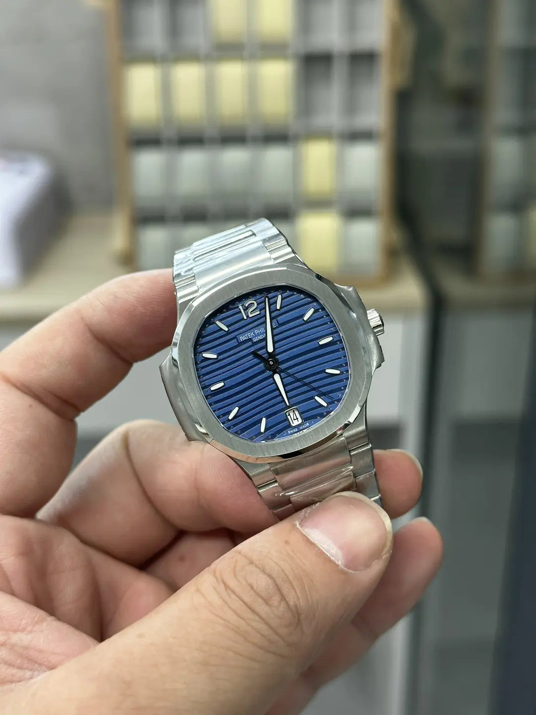 CLASSIC Ladies Nautilus Blue Dial and Grey Dial 7118 1A 001 35.2mm