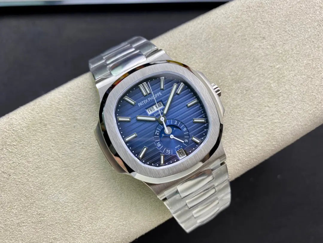 CLASSIC Nautilus 5726 1A 001 40.5mm Stainless Steel Blue Dial Watch