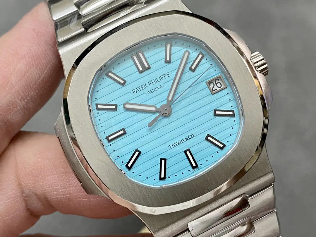 CLASSIC Nautilus 5711 1A 018 Green Dial 40mm Mens Watch