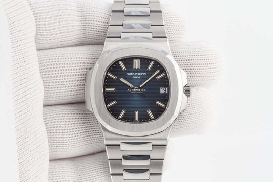 CLASSIC NAUTILUS STAINLESS STEEL BLUE DIAL 5711/1A-010